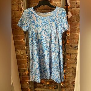 Lilly Pulitzer Blue and Pink Patterned T-Shirt Dress
